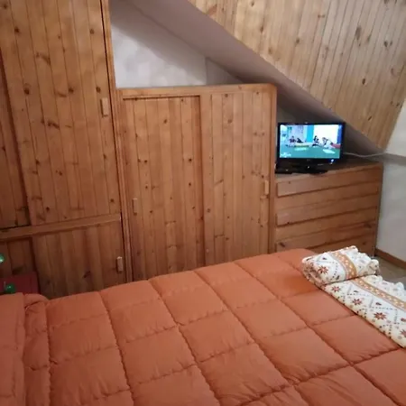 Condominio Le Pinete شقة